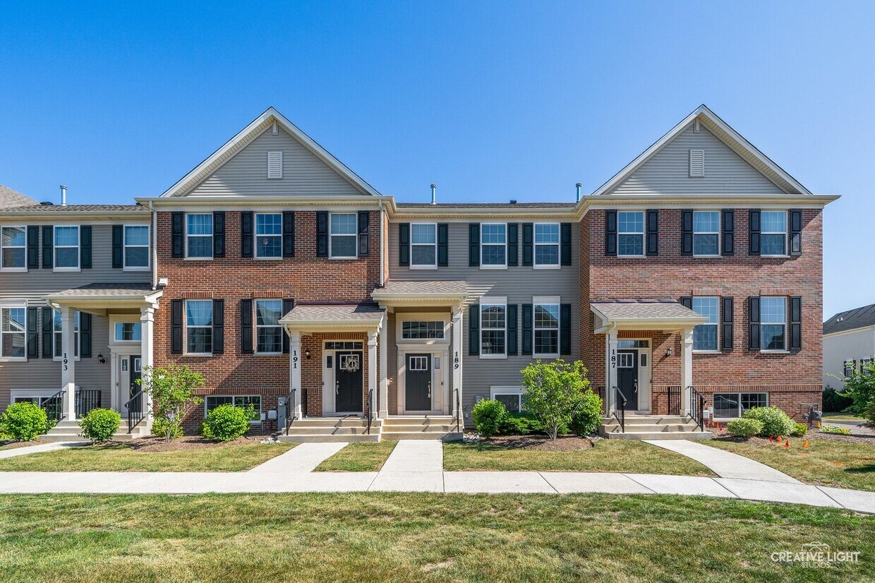 Foto principal - 189 Lakeshore Dr