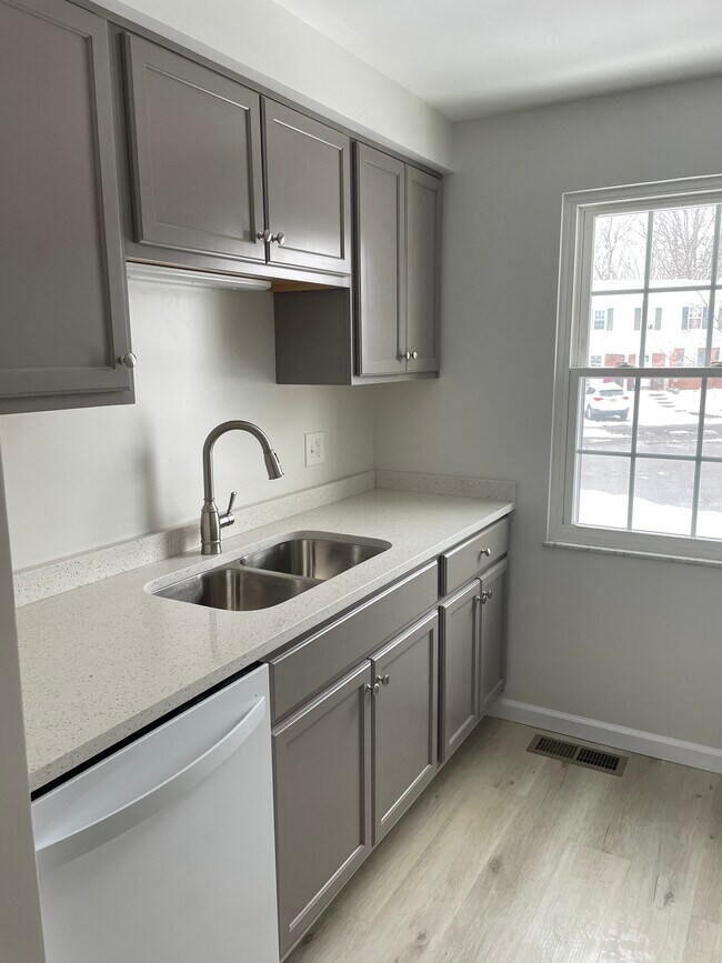 Foto del edificio - 329 Bellford Ct