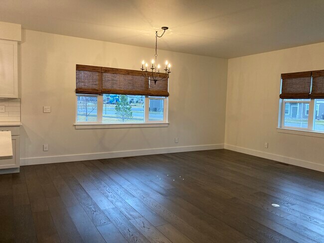 Dining Area - 93 Slough Creek Dr