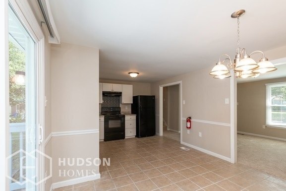 Foto del edificio - 5913 Maple Dr
