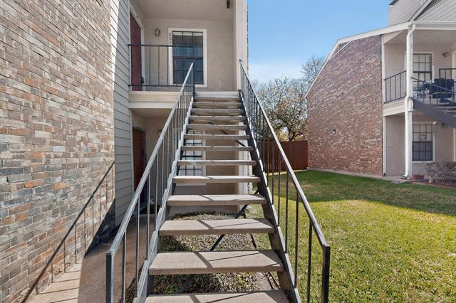 Foto del edificio - 4748 Old Bent Tree Ln