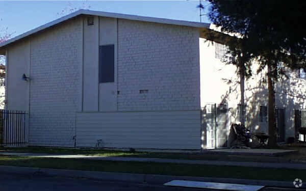 Primary Photo - 329 W Jackson St
