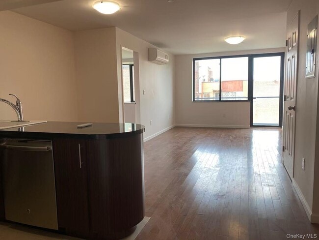Foto del edificio - 136-46 41st Ave