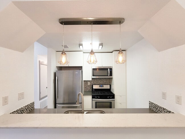 Building Photo - 920 Sirocco Dr