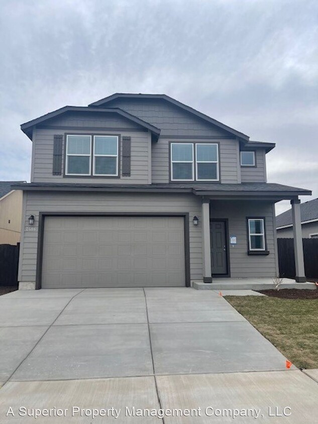 Foto principal - 3 br, 2.5 bath House - 2486 NW Kingwood Ave