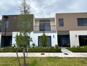 Building Photo - 14608 SW 261 St Ter