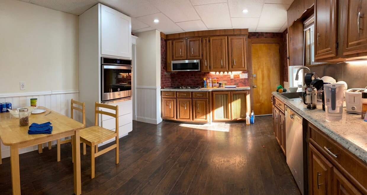 Primary Photo - 5Br/2.5Bth, walking distance to Boston College.