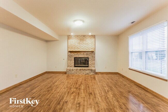 Foto del edificio - 5463 Twin Bridge Cir