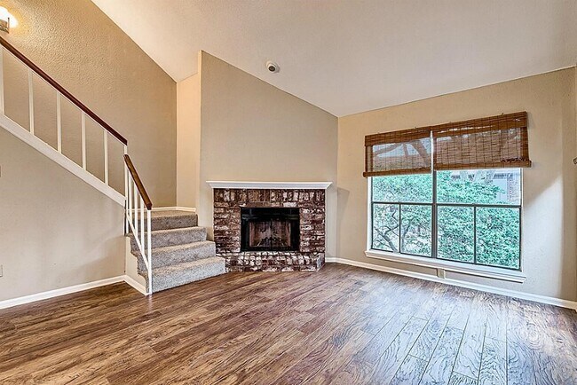 Building Photo - 3130 Walnut Bend Ln