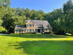 Building Photo - 6609 Heidi Ct