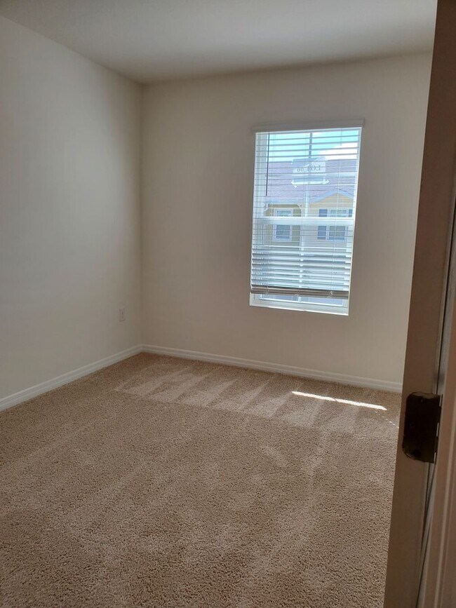 Foto del edificio - Large Port Orange 3/2.5 townhome!