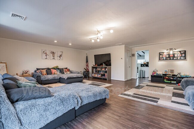 Photo - 3402 Little Hunting Creek Dr House