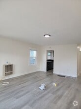 Building Photo - 438 E 16th St