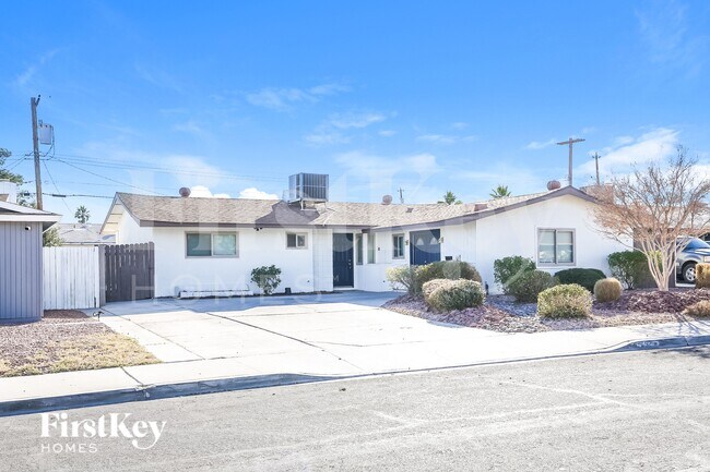 Foto del edificio - 5925 Pebble Beach Blvd