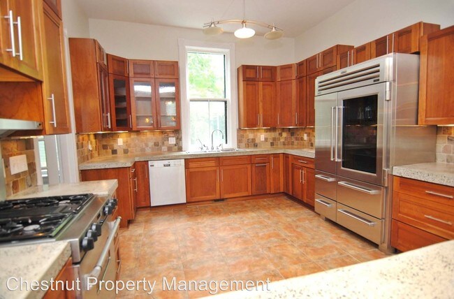 Building Photo - 3 br, 3 bath House - 616 Chestnut St