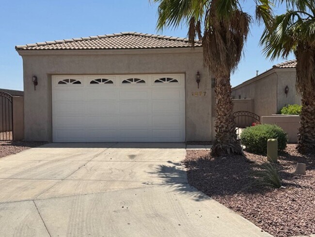 Foto del edificio - 2BR Patio Home with 2 BONUS ROOMS, fenced ...