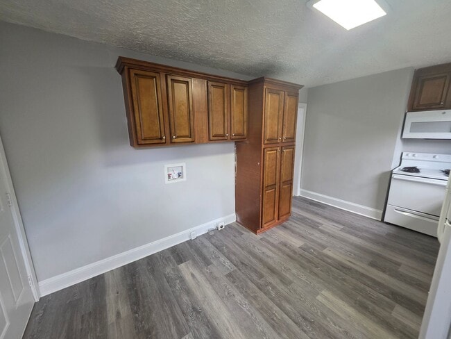 Building Photo - 2738 Patria St