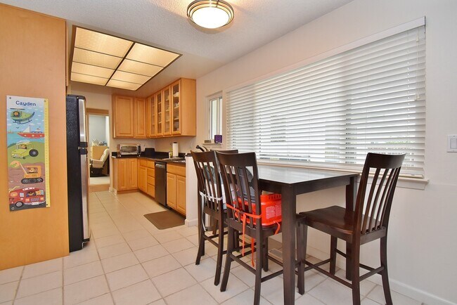 Foto del edificio - $3,790 /  BEAUTIFUL BROOKVALE HOME IN CENT...