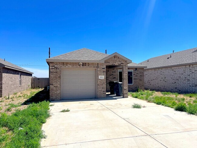 Foto del edificio - 3 Bedroom In Hideaway Estates!