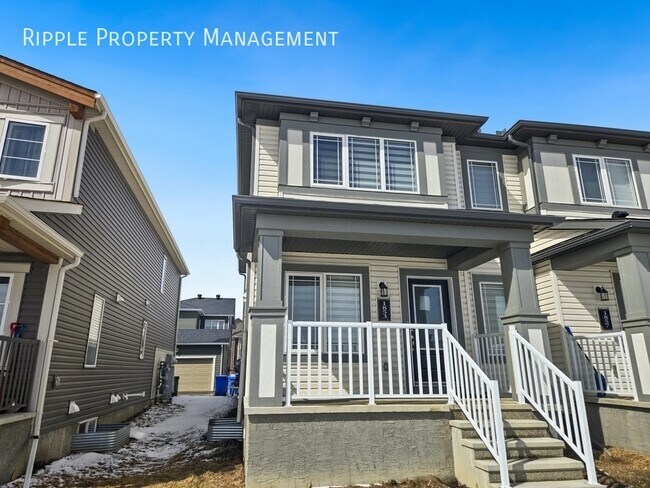 Photo du bâtiment - SPACIOUS 3-BED, 2.5-BATH TOWNHOUSE | DOUBLE GARAGE | PET FRIENDLY