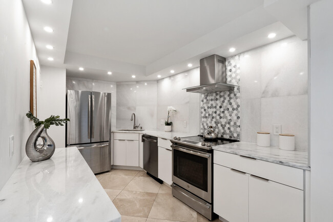 Building Photo - 2425 Presidential 902 Way