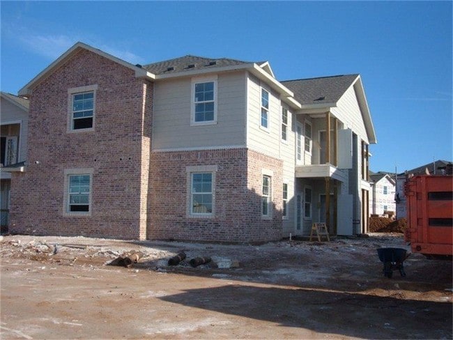 Building Photo - 901 Airport Dr