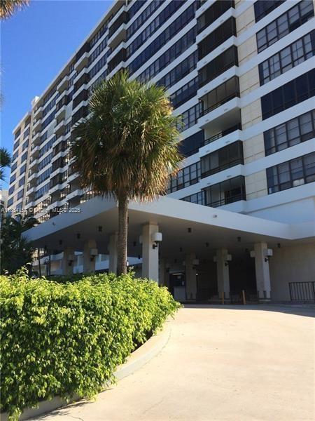 Primary Photo - 500 Three Islands Boulevard