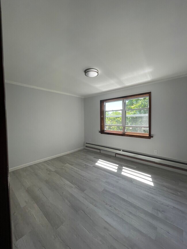 Foto del edificio - 1358 E 2nd St