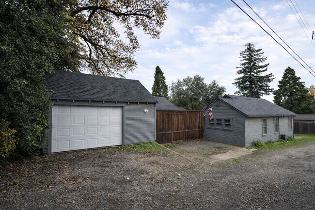 Foto del edificio - 1012 Bidwell St