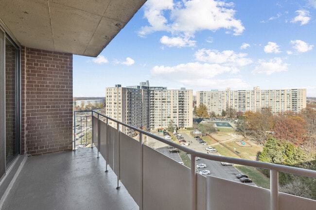 Foto del edificio - Stratford at Southern Towers