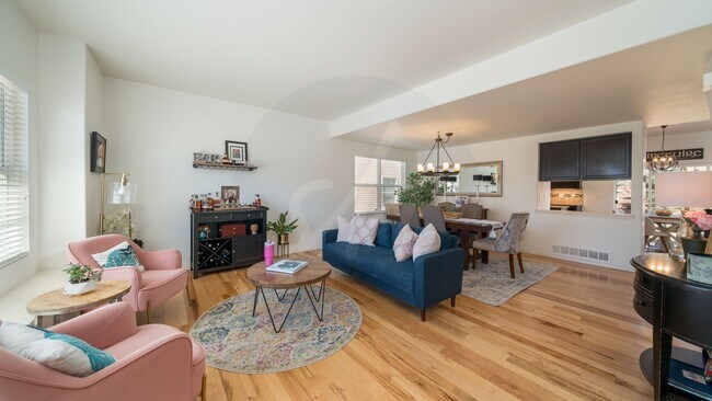Building Photo - Immaculate 5 Bedroom Home in Wolf Ranch
