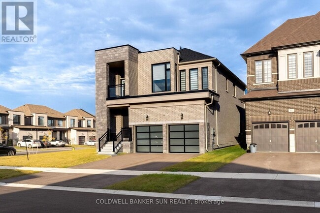 Building Photo - 166 Prince Charles Cres