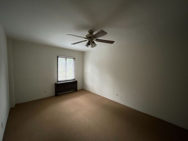 Foto del edificio - 2126 E 7th St