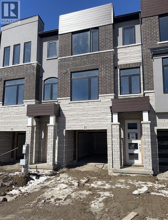 Building Photo - 290 Equestrian Way