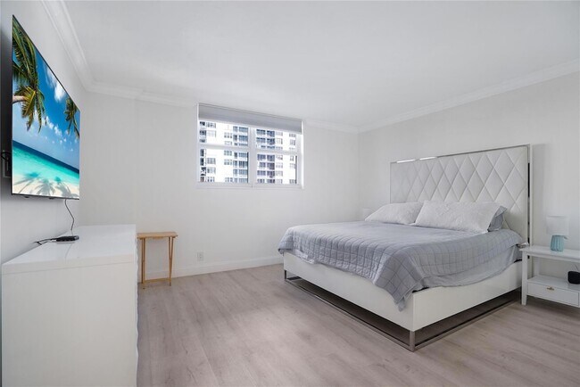 Foto del edificio - 4250 Galt Ocean Dr