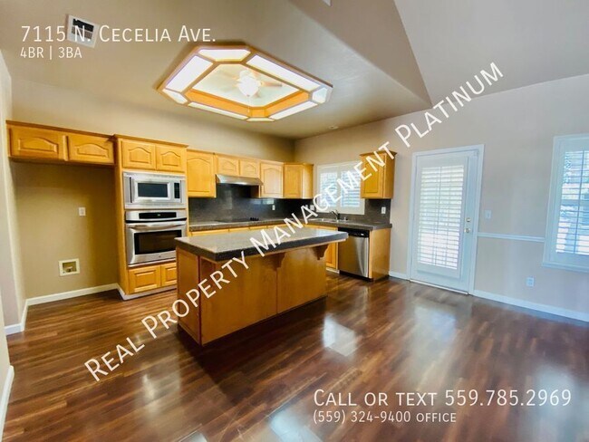 Building Photo - $2,600 4 Bedroom Home with Solar!- Milburn...