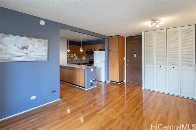 Building Photo - 1415 Punahou St