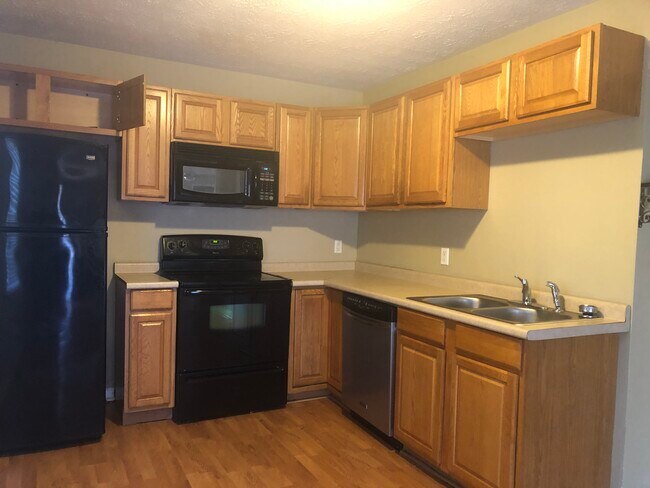 Foto del edificio - 220 Larchwood Dr