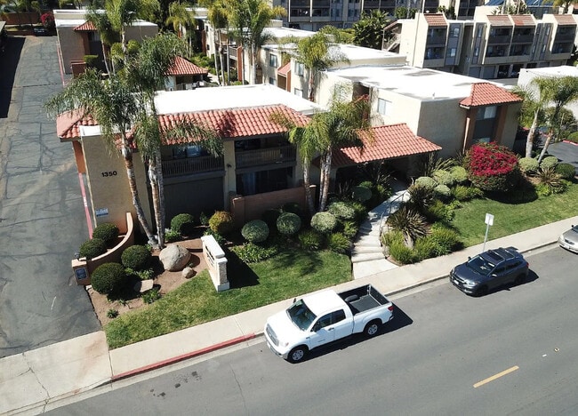Building Photo - Mira Monte Apartments