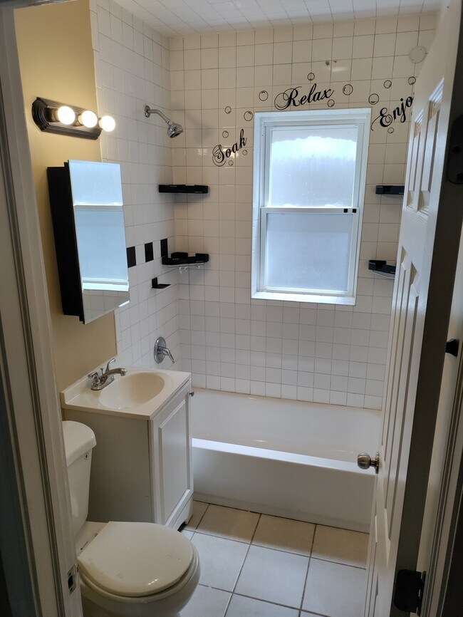 Foto del edificio - 7645 S Throop St