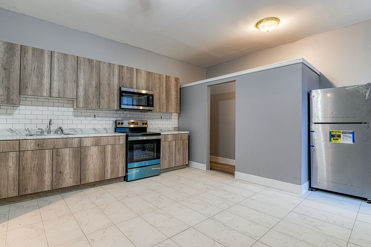 139 3rd St Unit 1, Newburgh, NY 12550 Room for Rent in Newburgh, NY