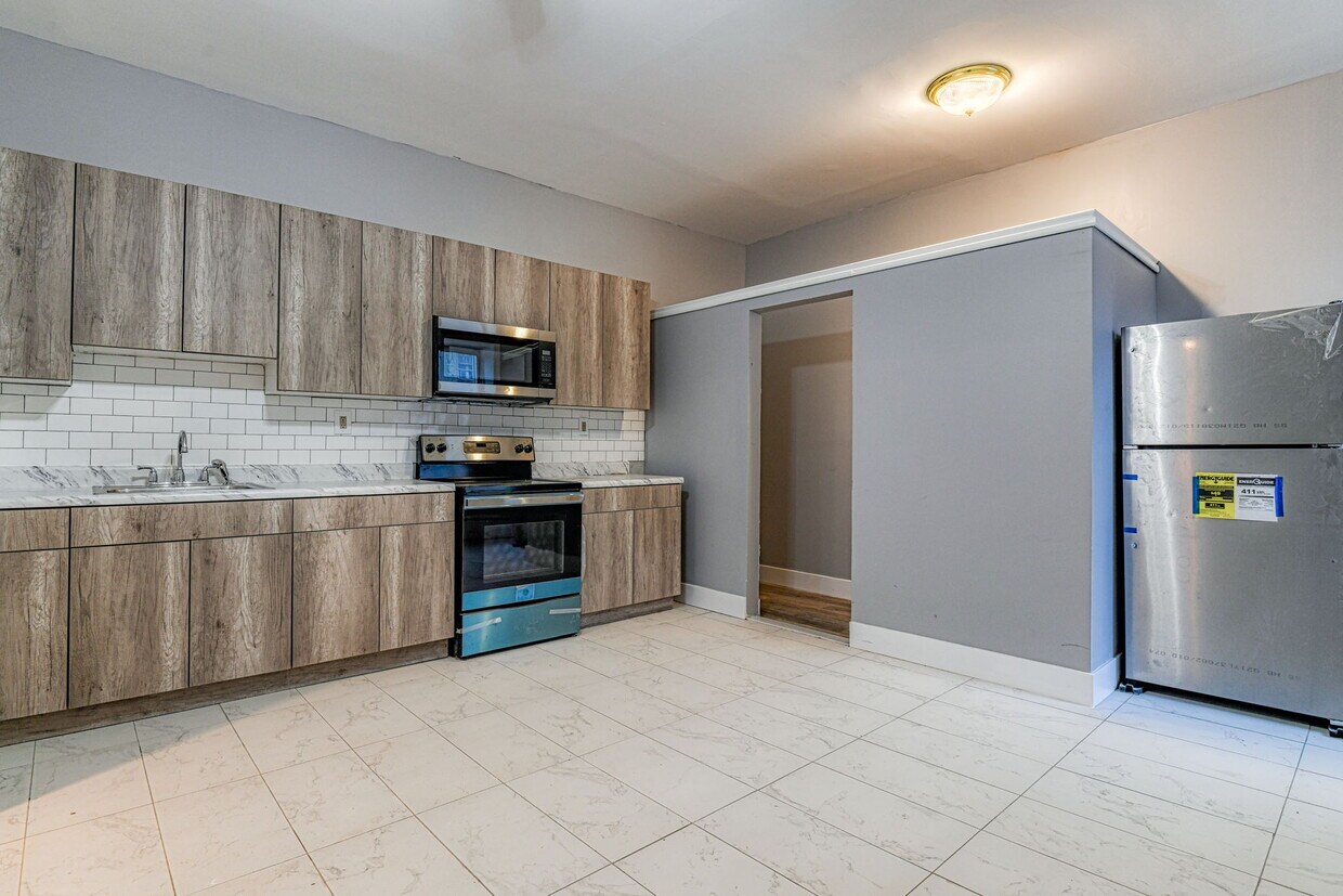 139 3rd St Unit 3, Newburgh, NY 12550 Apartment for Rent in Newburgh