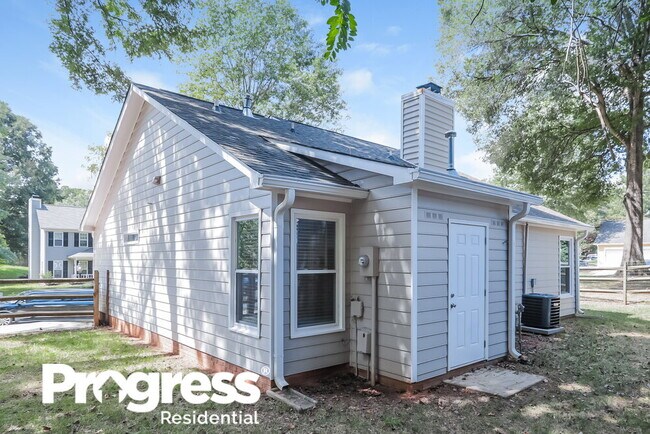 Foto del edificio - 7448 Claymont Dr