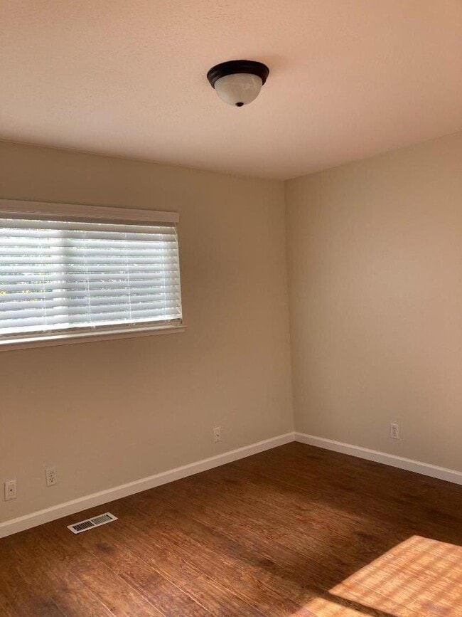 Building Photo - 1010 Bryant Way