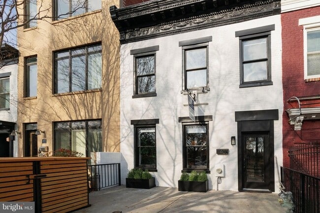 Photo - 403 O St NW Townhome