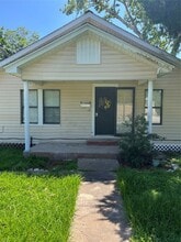 Building Photo - 205 N Elm St