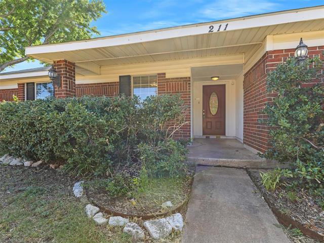 Building Photo - 211 Carnation Dr