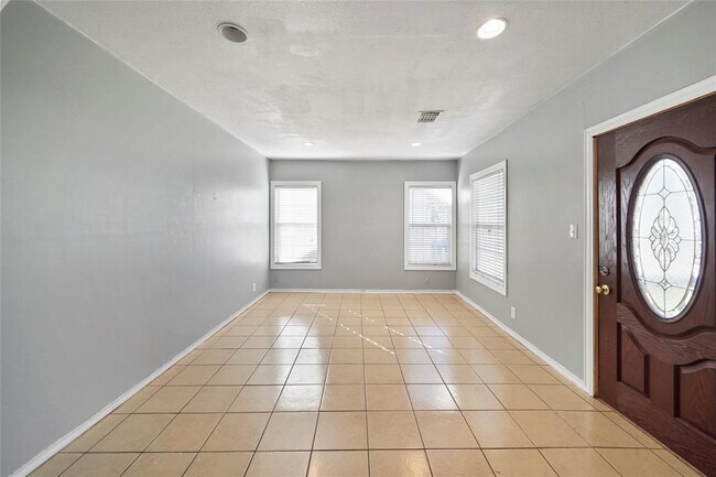 Building Photo - 7232 Gillen St