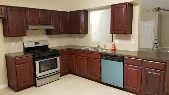 Building Photo - 10110 Sageyork Dr