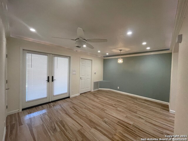 Building Photo - 112 Vassar Ln